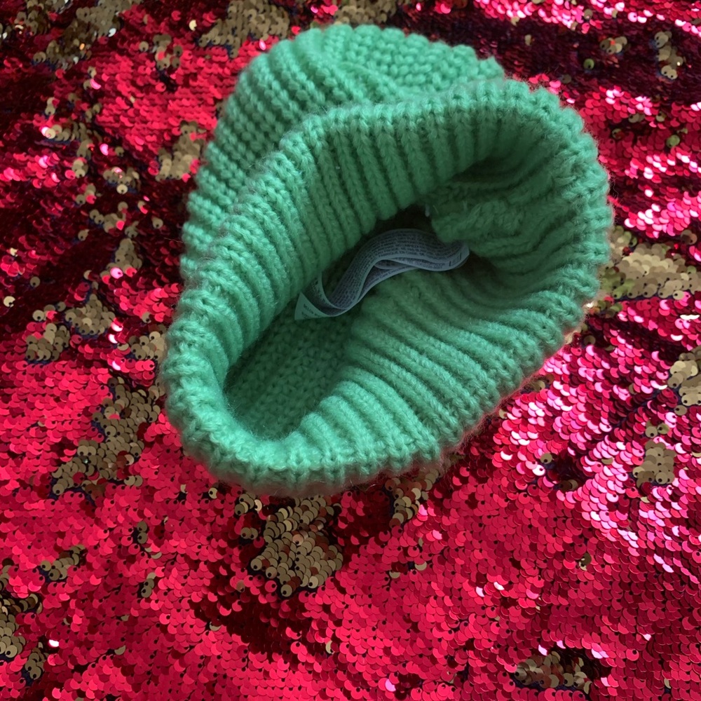 Beanie/hat - Picture 2 of 3